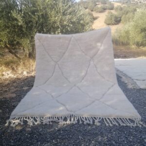 Handwoven Beni Ourain Wool Rug – Soft Ivory with Subtle Diamond Pattern